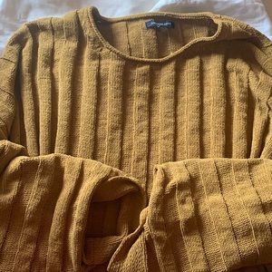 american eagle, size xs but a baggy fit, cropped sweater, perfect for fall